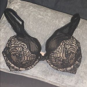 New never worn black 32 c vs bra